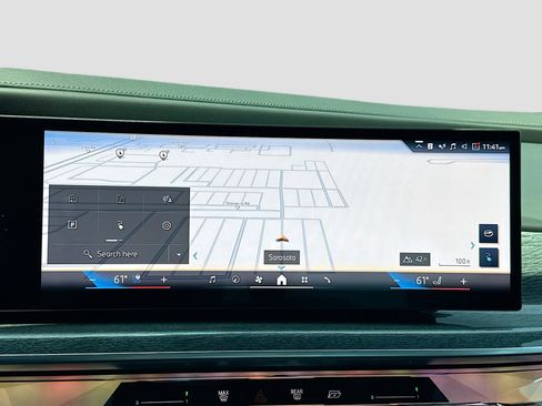 Used 2025 BMW i7 eDrive50 w/ M Sport Package RWD image 35