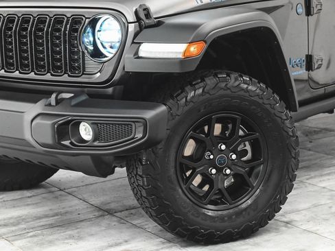 Used 2025 Jeep Wrangler Unlimited Sport S 4xe AWD/4WD image 37