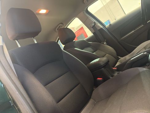 Used 2014 Chevrolet Cruze LT FWD image 23