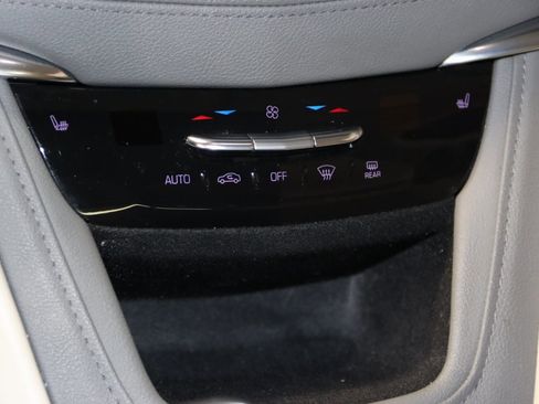 Used 2019 Cadillac XT5 Luxury image 39