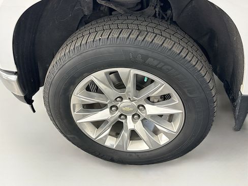 Used 2020 Chevrolet Silverado 1500 LTZ image 11