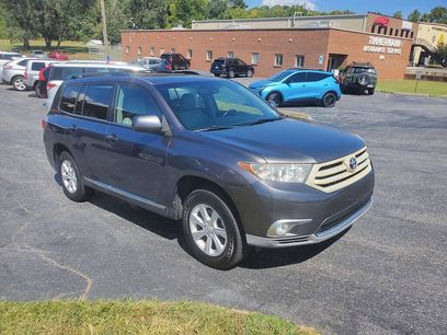 Used 2011 Toyota Highlander SE w/ Tow Pkg