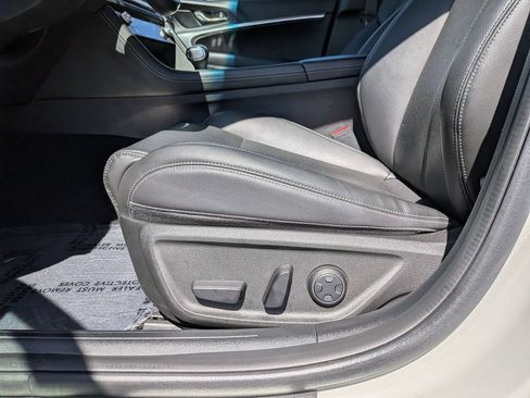 Used 2025 Genesis G70 2.5T RWD image 14