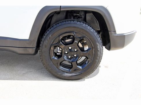 Used 2024 Jeep Compass Trailhawk image 31