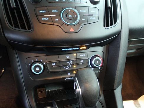 Used 2017 Ford Focus SE image 17
