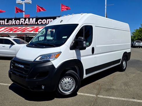 Used 2025 RAM ProMaster 2500 w/ Safety Group FWD image 3