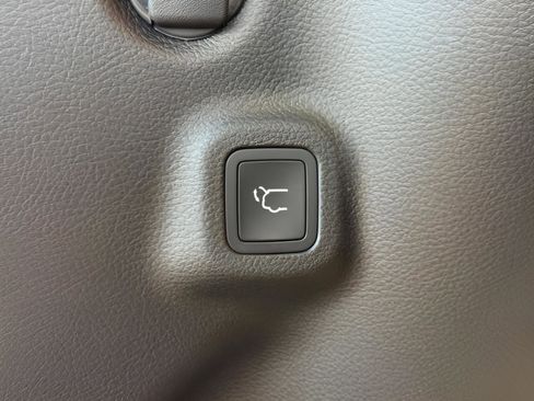 New 2026 Jeep Compass Limited image 10