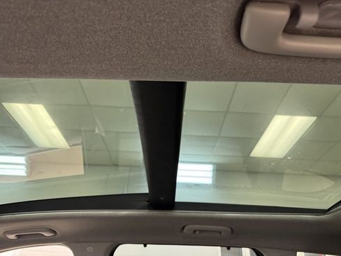 Used 2019 Hyundai Santa Fe Limited image 16