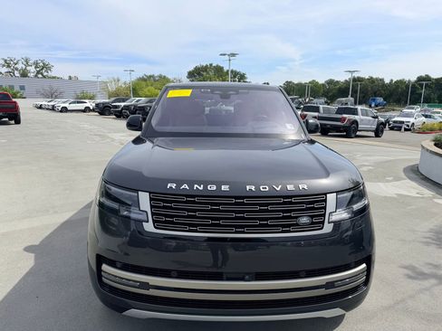 Used 2023 Land Rover Range Rover Autobiography image 4