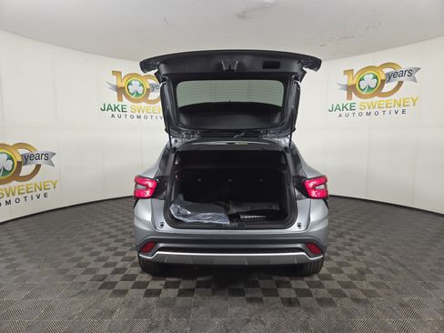 Certified 2024 Chevrolet Trax LT w/ LT Convenience Package FWD image 31