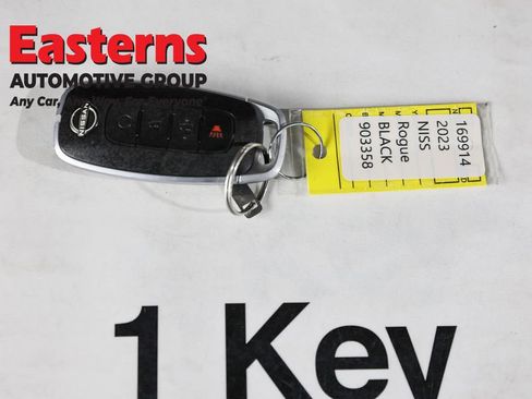 Used 2023 Nissan Rogue SV image 24