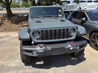 Used 2025 Jeep Wrangler Rubicon w/ Convenience Group AWD/4WD video 2