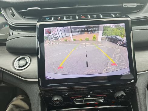 Used 2024 Jeep Grand Cherokee Limited 4xe image 22