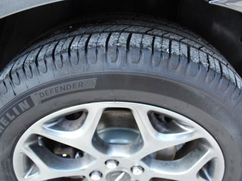 Used 2016 Chrysler 300 S AWD/4WD image 9