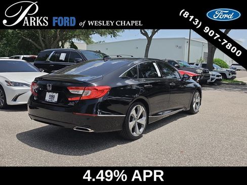Used 2019 Honda Accord Touring image 4