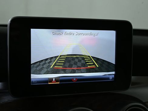 Used 2019 Mercedes-Benz GLC 300 4MATIC image 22