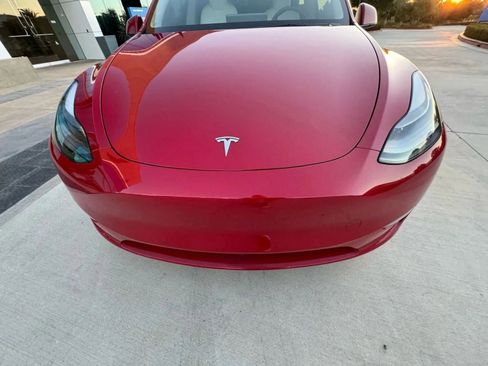 Used 2023 Tesla Model Y Performance image 36