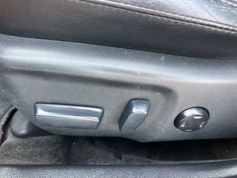 Used 2013 Toyota Avalon image 24