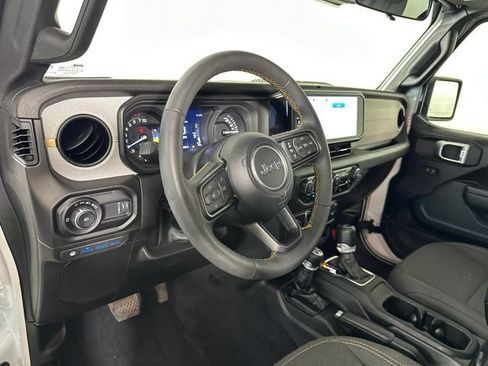 Used 2024 Jeep Wrangler Unlimited AWD/4WD image 12