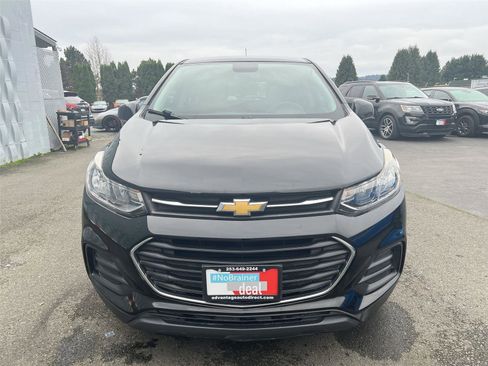 Used 2019 Chevrolet Trax LS w/ LPO, Cargo Package image 3