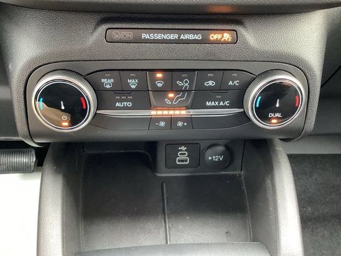 Used 2025 Ford Escape ST-Line image 18