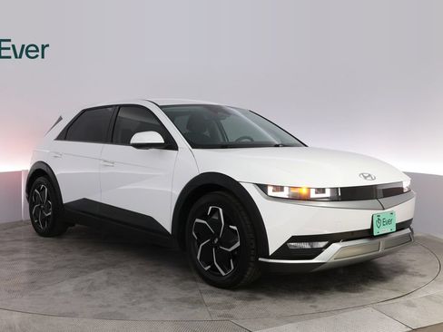 Used 2024 Hyundai Ioniq 5 SEL RWD image 13