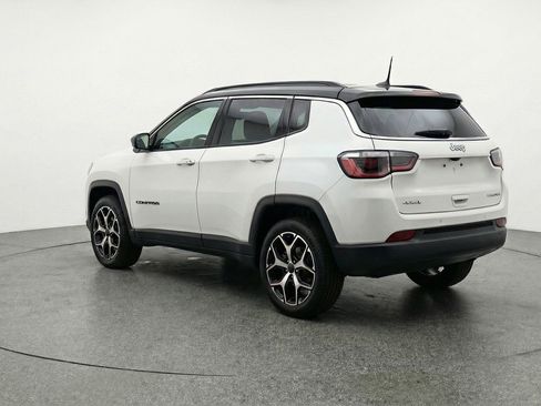 Used 2025 Jeep Compass Limited image 6