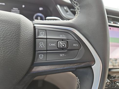 Used 2023 Jeep Grand Cherokee L Limited w/ Luxury Tech Group II AWD/4WD image 26
