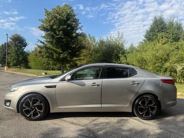 Used 2012 Kia Optima EX w/ Premium Pkg FWD image 10