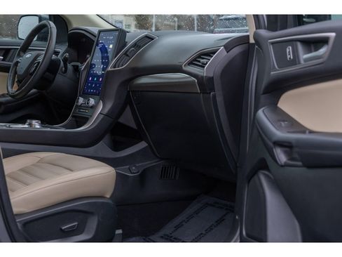 Used 2022 Ford Edge SEL w/ Convenience Package image 10