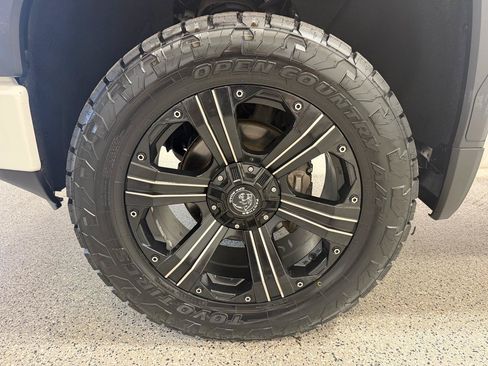 Used 2019 GMC Sierra 1500 AT4 w/ Technology Package AWD/4WD image 9