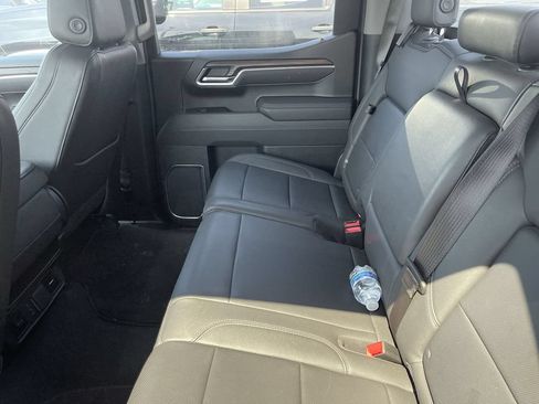 Used 2025 GMC Sierra 1500 SLT AWD/4WD image 11