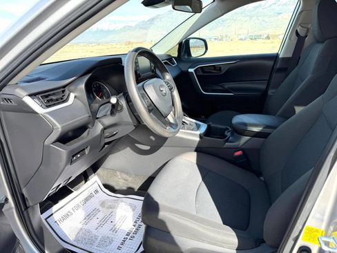 Used 2022 Toyota RAV4 LE AWD/4WD image 13