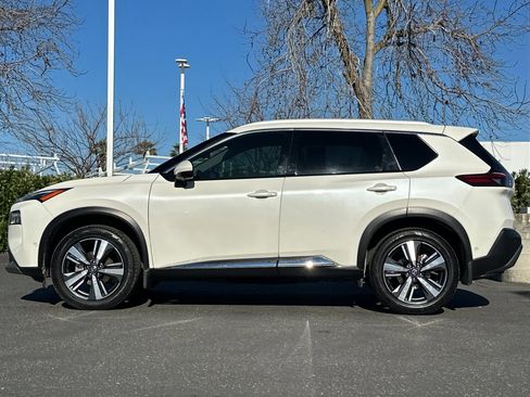 Certified 2021 Nissan Rogue Platinum image 7