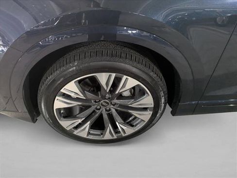 Used 2024 Audi Q8 Prestige w/ Prestige Package image 30