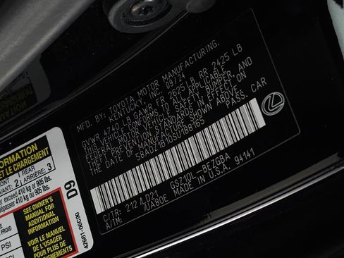 Certified 2025 Lexus ES 350 w/ Premium Package image 31