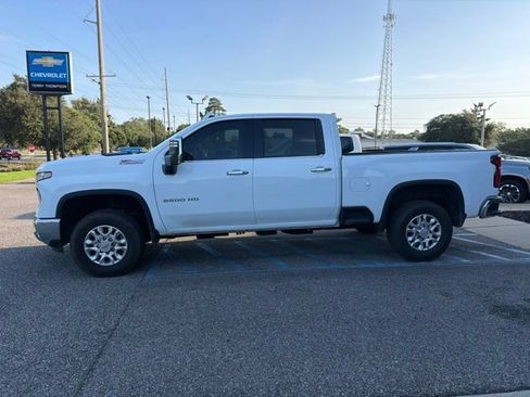 Used 2025 Chevrolet Silverado 2500 LTZ w/ LTZ Premium Package AWD/4WD image 7