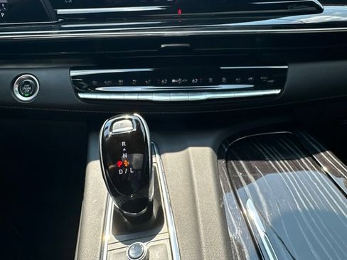 Used 2021 Cadillac Escalade Sport w/ Driver Assist Tech Package AWD/4WD image 17