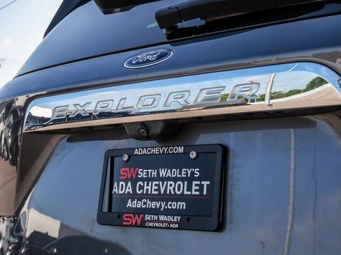 Used 2022 Ford Explorer XLT w/ Equipment Group 202A AWD/4WD image 67
