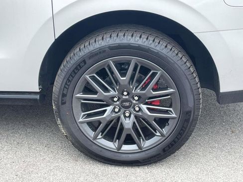 New 2025 Ford Expedition Max Platinum w/ Stealth Performance Package AWD/4WD image 16