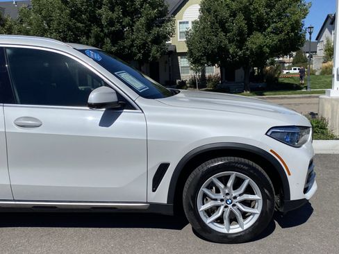 Used 2019 BMW X5 xDrive50i w/ Executive Package image 8