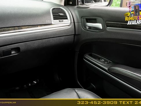 Used 2016 Chrysler 300 C RWD image 22