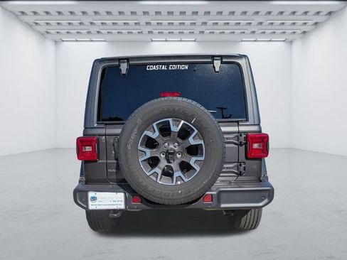 New 2025 Jeep Wrangler Unlimited Sahara AWD/4WD image 7