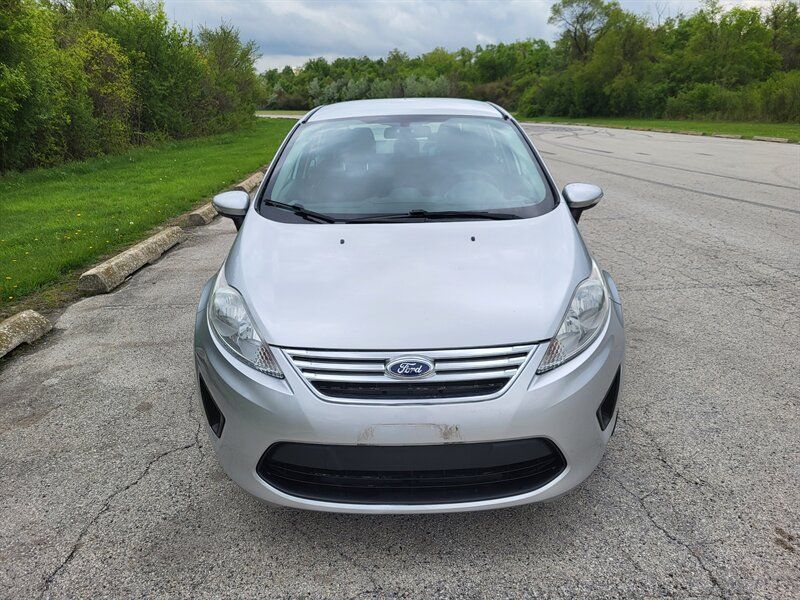 Used 2013 Ford Fiesta SE FWD image 4