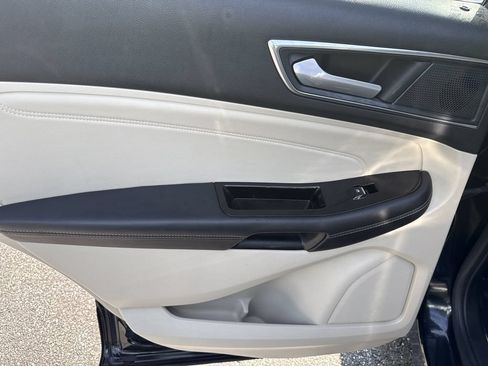 Used 2019 Ford Edge Titanium w/ Equipment Group 301A AWD/4WD image 21