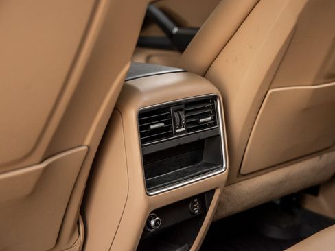 Certified 2019 Porsche Cayenne AWD/4WD image 38