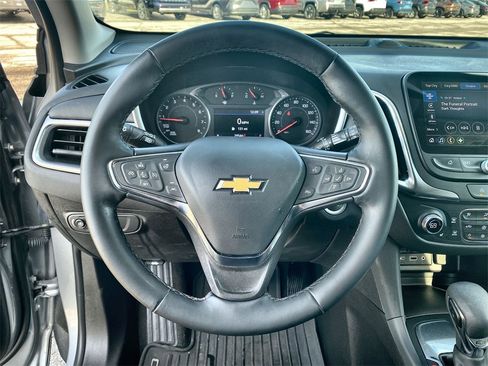 Used 2024 Chevrolet Equinox LT image 11