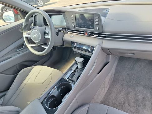 Used 2026 Hyundai Elantra Hybrid FWD image 25