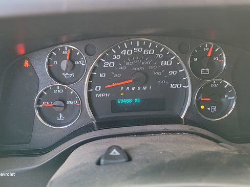 Used 2021 Chevrolet Express 2500 w/ Driver Convenience Package RWD image 9