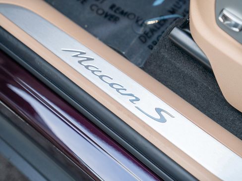 New 2026 Porsche Macan S AWD/4WD image 12